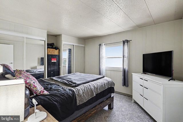 32 PINE RD, Abbottstown, PA 17301