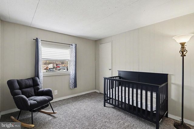 32 PINE RD, Abbottstown, PA 17301