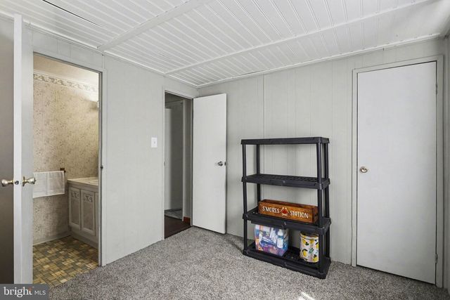 32 PINE RD, Abbottstown, PA 17301