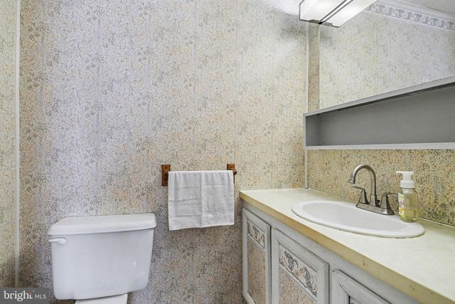 32 PINE RD, Abbottstown, PA 17301