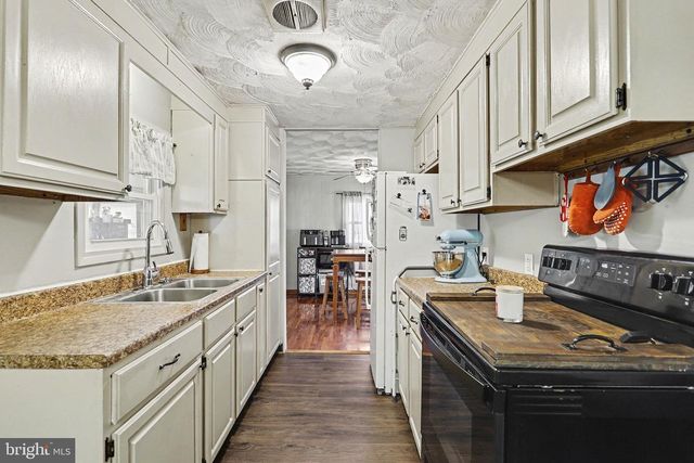 32 PINE RD, Abbottstown, PA 17301