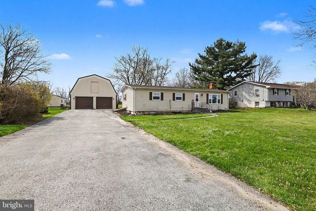 32 PINE RD, Abbottstown, PA 17301