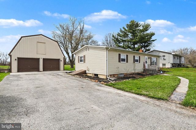 32 PINE RD, Abbottstown, PA 17301