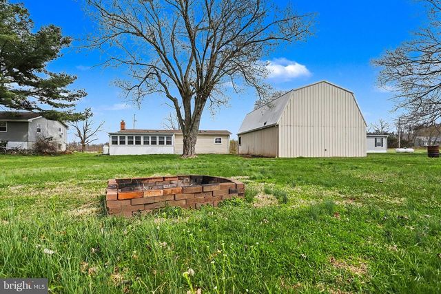 32 PINE RD, Abbottstown, PA 17301