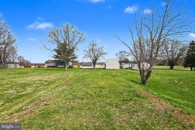 32 PINE RD, Abbottstown, PA 17301