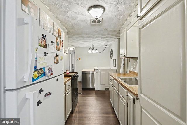 32 PINE RD, Abbottstown, PA 17301