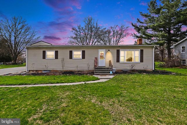 32 PINE RD, Abbottstown, PA 17301