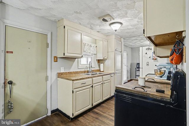 32 PINE RD, Abbottstown, PA 17301