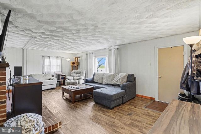 32 PINE RD, Abbottstown, PA 17301