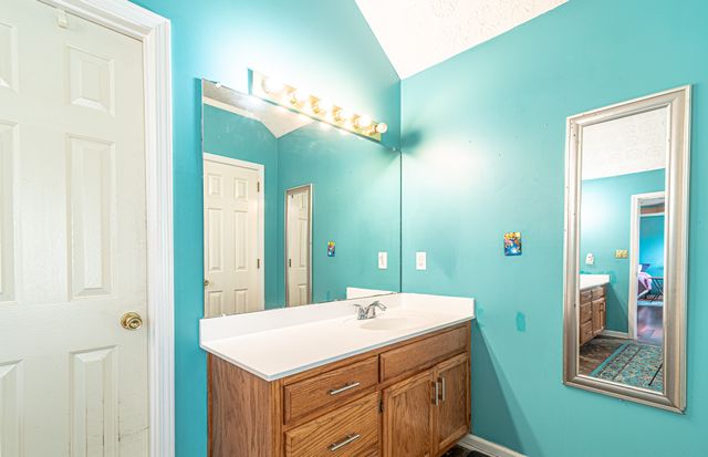 3321 Greenspoint Dr, Clarksville, TN 37042