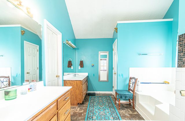 3321 Greenspoint Dr, Clarksville, TN 37042