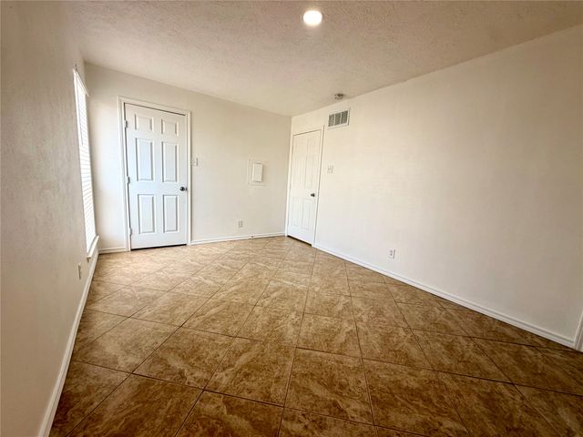 5727 Richmond Avenue, Dallas, TX 75206