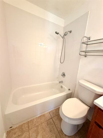 5727 Richmond Avenue, Dallas, TX 75206