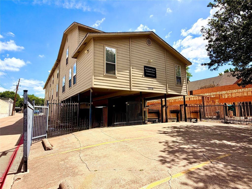 5727 Richmond Avenue, Dallas, TX 75206