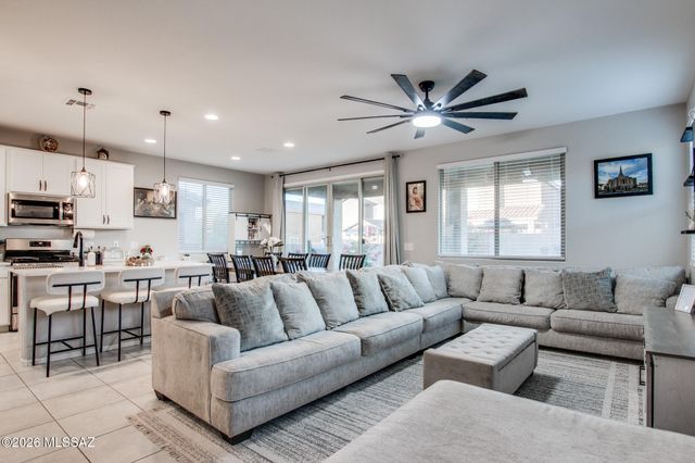 7877 S Wolf Creek Drive, Tucson, AZ 85757