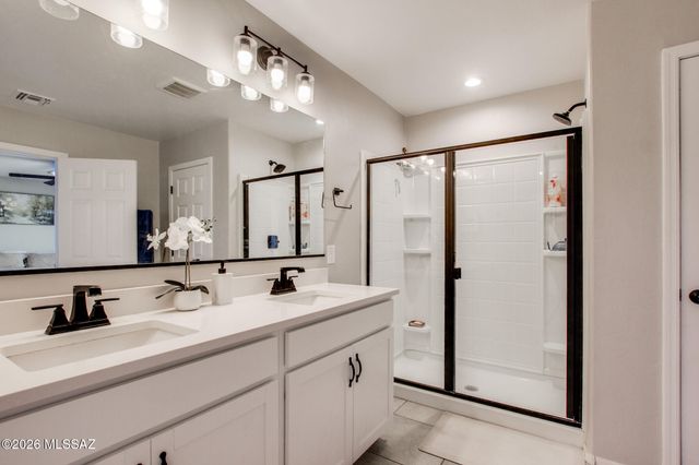 7877 S Wolf Creek Drive, Tucson, AZ 85757