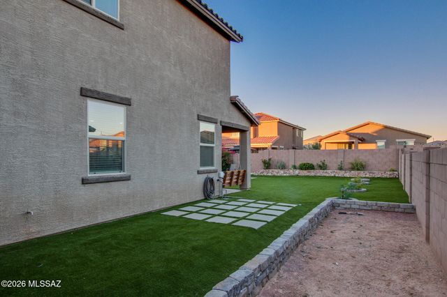 7877 S Wolf Creek Drive, Tucson, AZ 85757