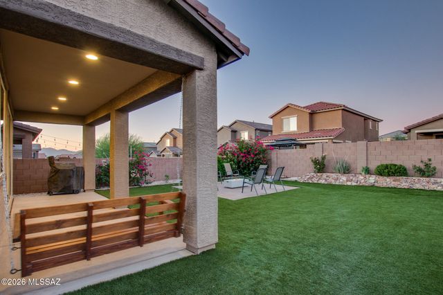 7877 S Wolf Creek Drive, Tucson, AZ 85757