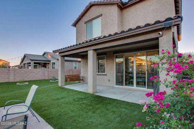 7877 S Wolf Creek Drive, Tucson, AZ 85757