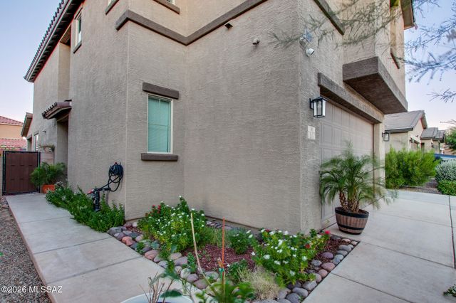 7877 S Wolf Creek Drive, Tucson, AZ 85757