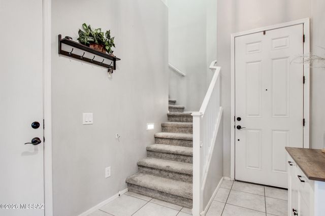 7877 S Wolf Creek Drive, Tucson, AZ 85757