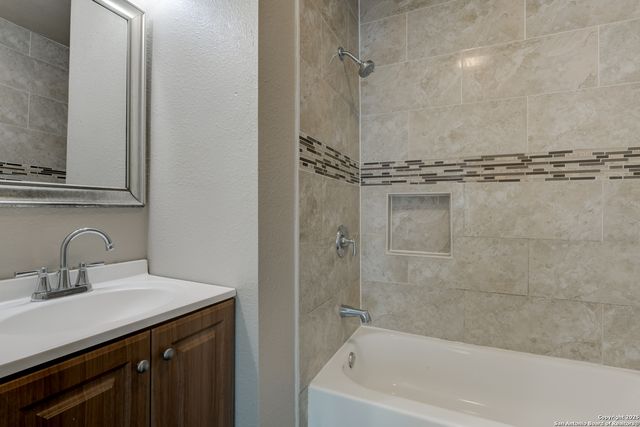 910 Halliday, San Antonio, TX 78210