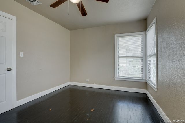 910 Halliday, San Antonio, TX 78210