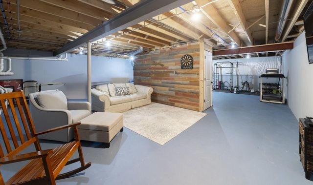 9185 W 107th Place, St. John, IN 46373