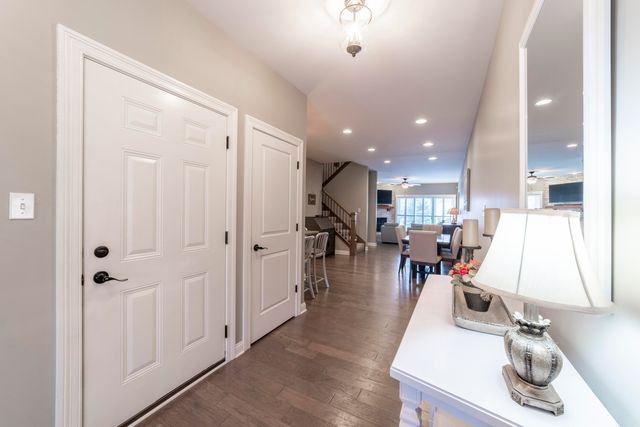 9185 W 107th Place, St. John, IN 46373