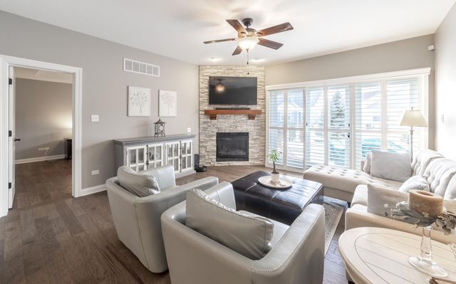 9185 W 107th Place, St. John, IN 46373