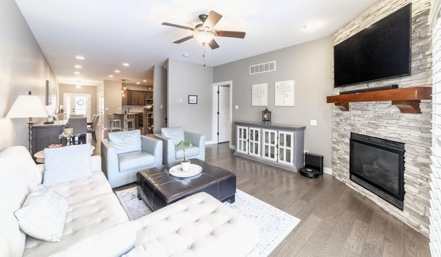 9185 W 107th Place, St. John, IN 46373