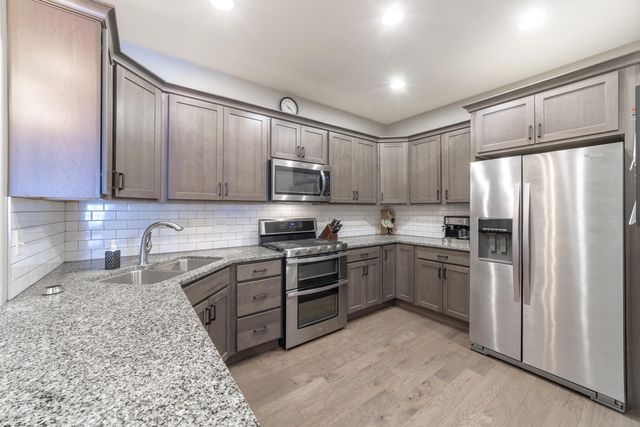 9185 W 107th Place, St. John, IN 46373