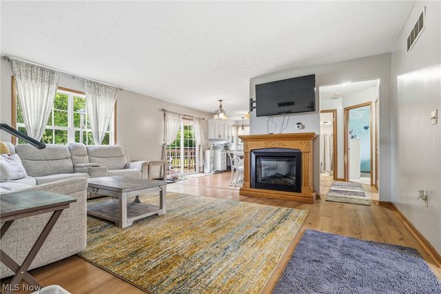 6055 Apple Street, Louisville, OH 44641