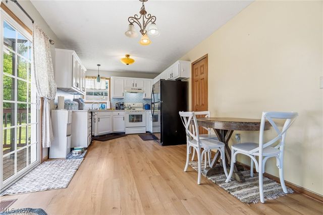 6055 Apple Street, Louisville, OH 44641