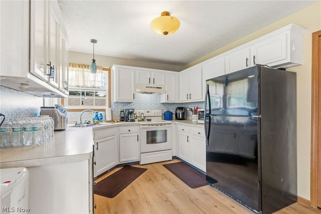 6055 Apple Street, Louisville, OH 44641