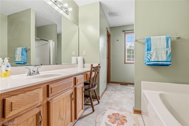 6055 Apple Street, Louisville, OH 44641