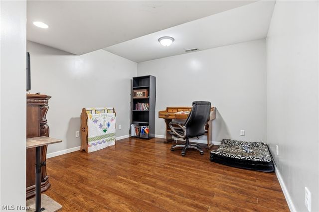 6055 Apple Street, Louisville, OH 44641