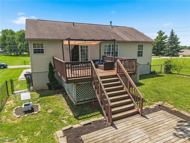 6055 Apple Street, Louisville, OH 44641
