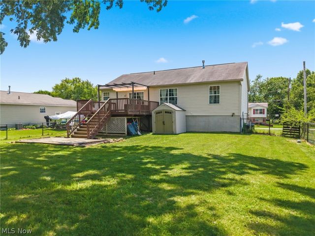 6055 Apple Street, Louisville, OH 44641