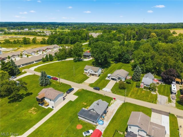6055 Apple Street, Louisville, OH 44641