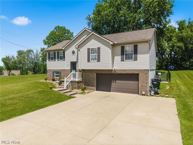 6055 Apple Street, Louisville, OH 44641