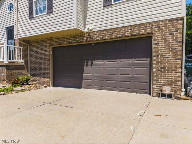 6055 Apple Street, Louisville, OH 44641