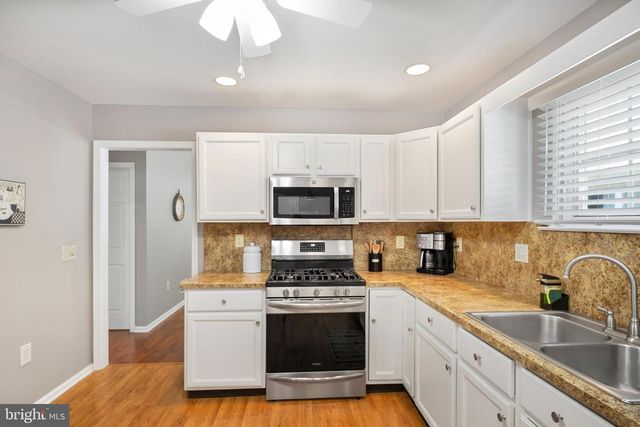 212 N PONDVIEW BLVD, Monroe Township, NJ 08831