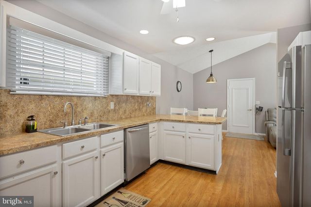 212 N PONDVIEW BLVD, Monroe Township, NJ 08831