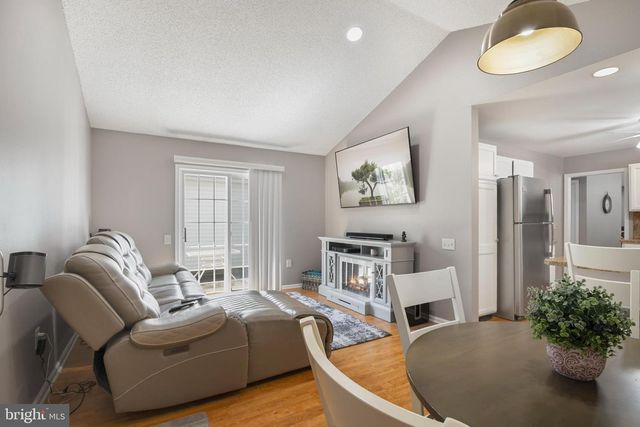 212 N PONDVIEW BLVD, Monroe Township, NJ 08831