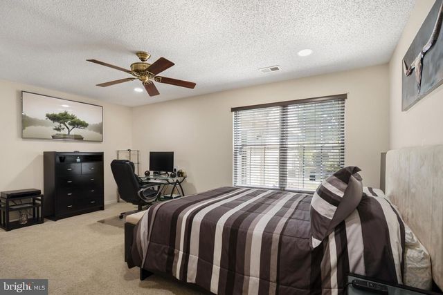 212 N PONDVIEW BLVD, Monroe Township, NJ 08831