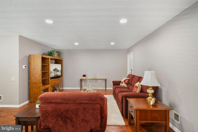 212 N PONDVIEW BLVD, Monroe Township, NJ 08831