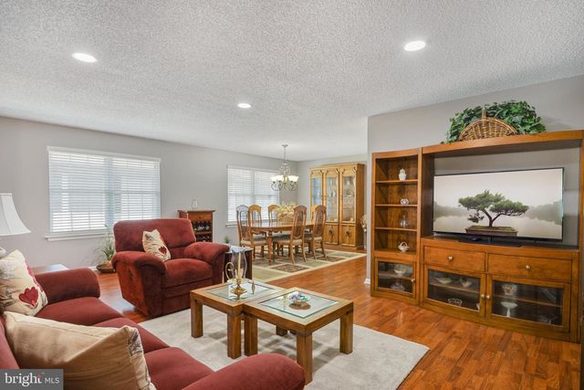 212 N PONDVIEW BLVD, Monroe Township, NJ 08831
