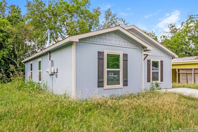 527 Elley, Seguin, TX 78155