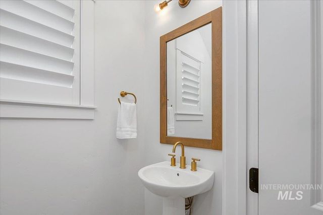 4712 W Apgar St, Meridian, ID 83646